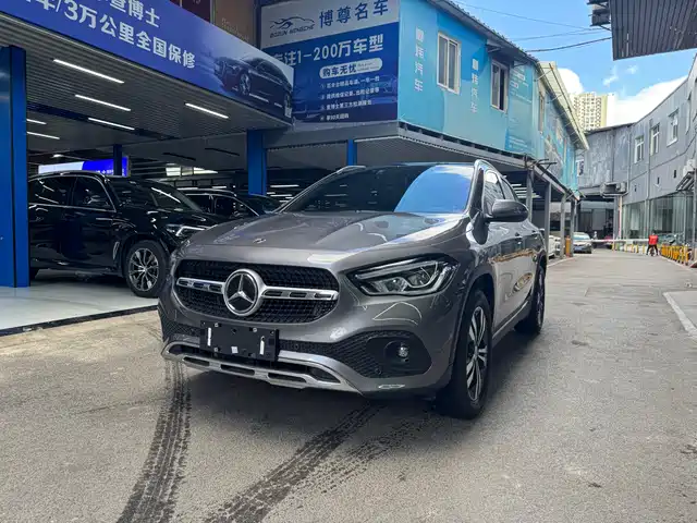 MERCEDES-BENZ GLA