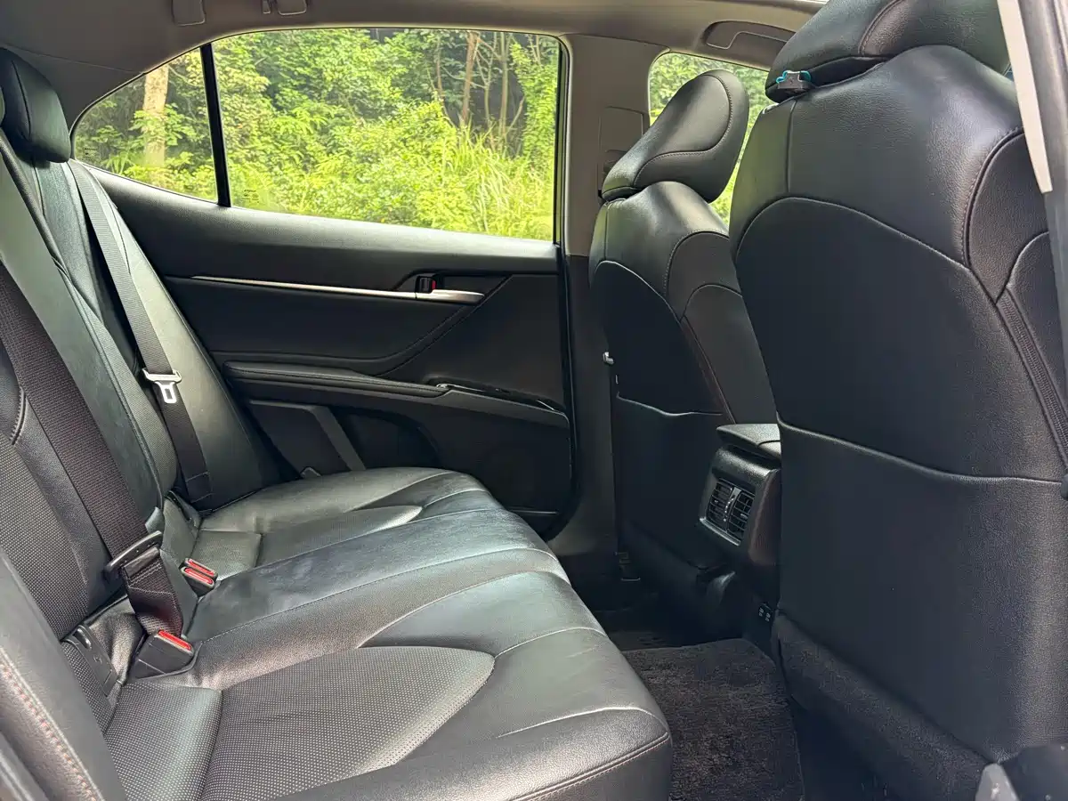 Toyota Camry 2018 2.5G Luxury Edition фото 13
