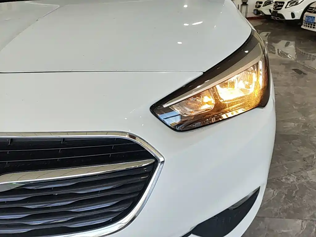 Фото 24 - Buick Excelle