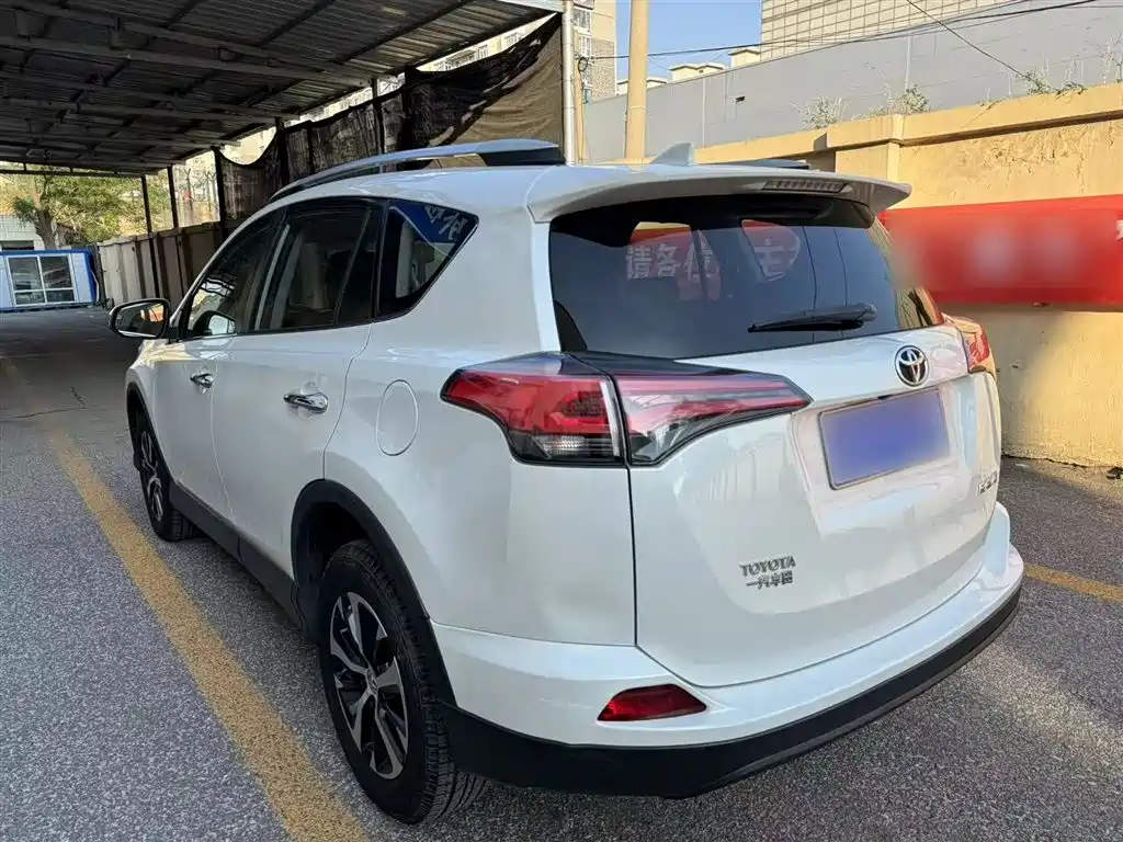 Toyota RAV4 Rongfang 2016 2.0L CVT 2WD Trend (China V) фото 6