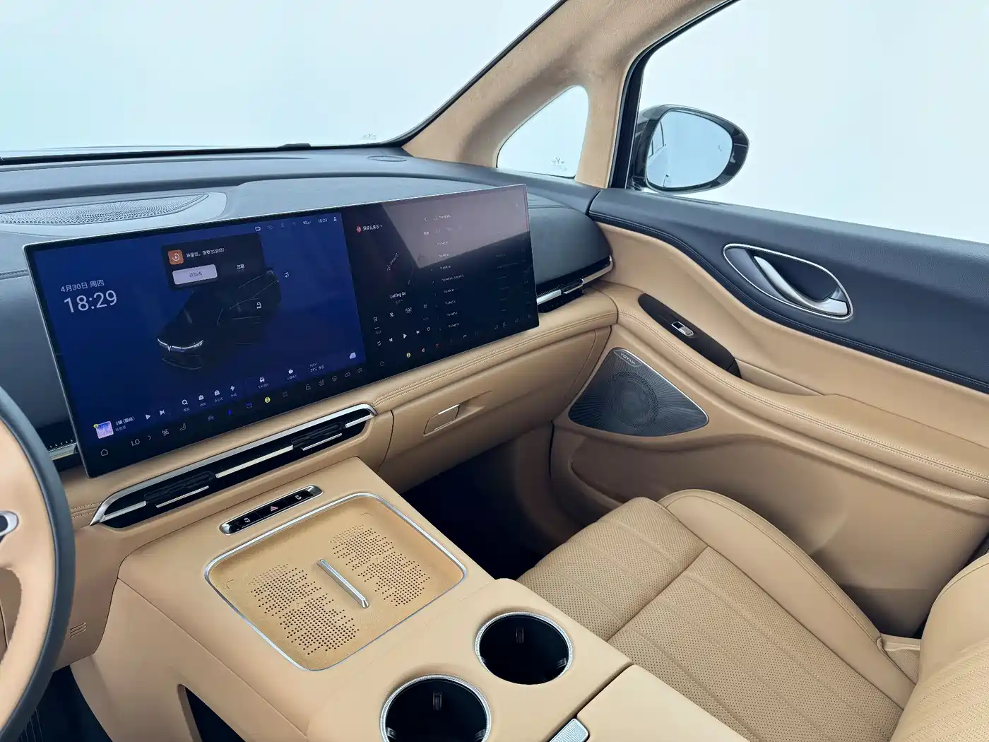 Voyah Auto Voyah Dreamer 2025 PHEV AWD Flagship Kunpeng Edition фото 5