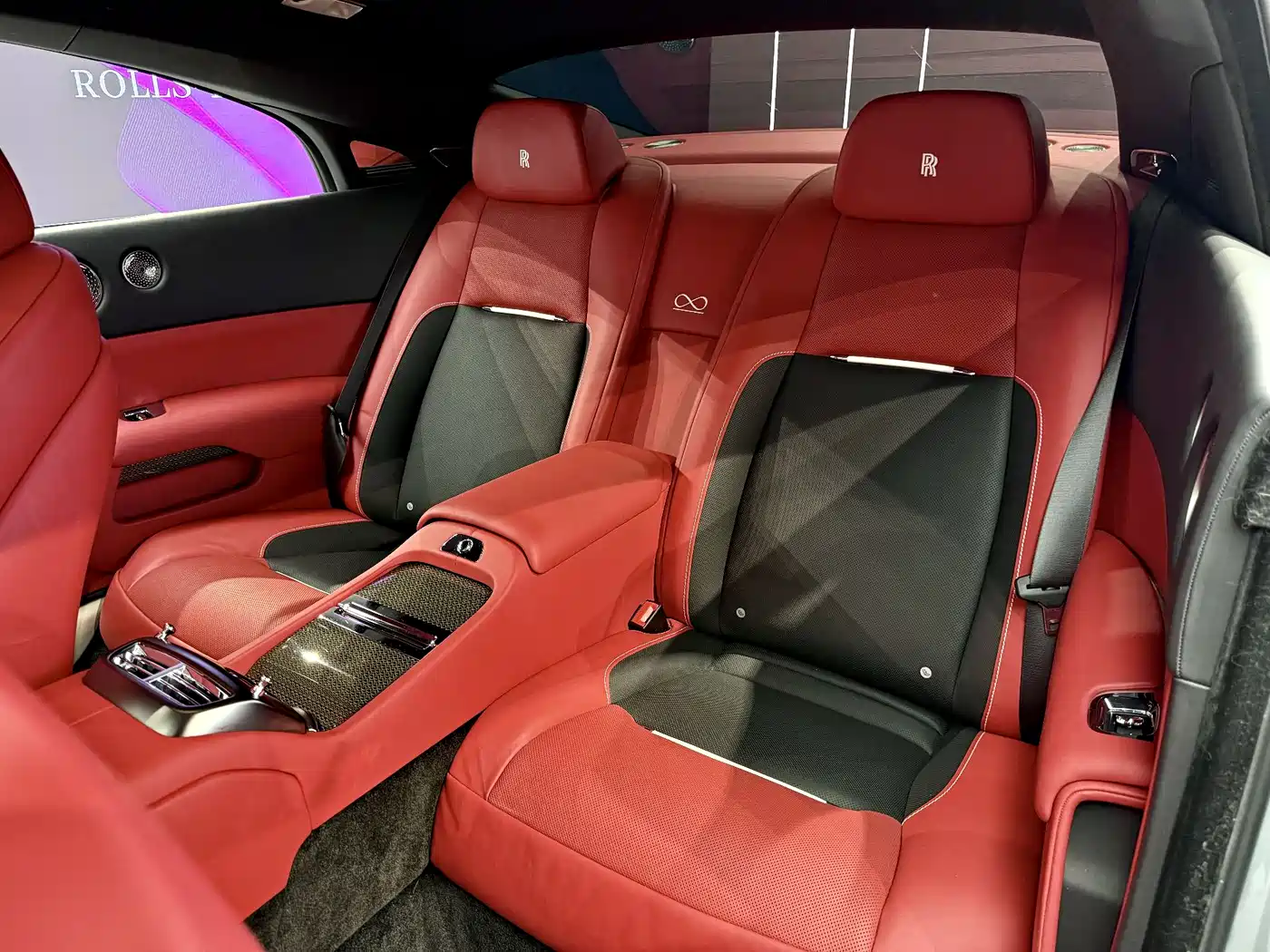 Rolls-Royce Wraith 2018 6.6T Black Badge фото 9