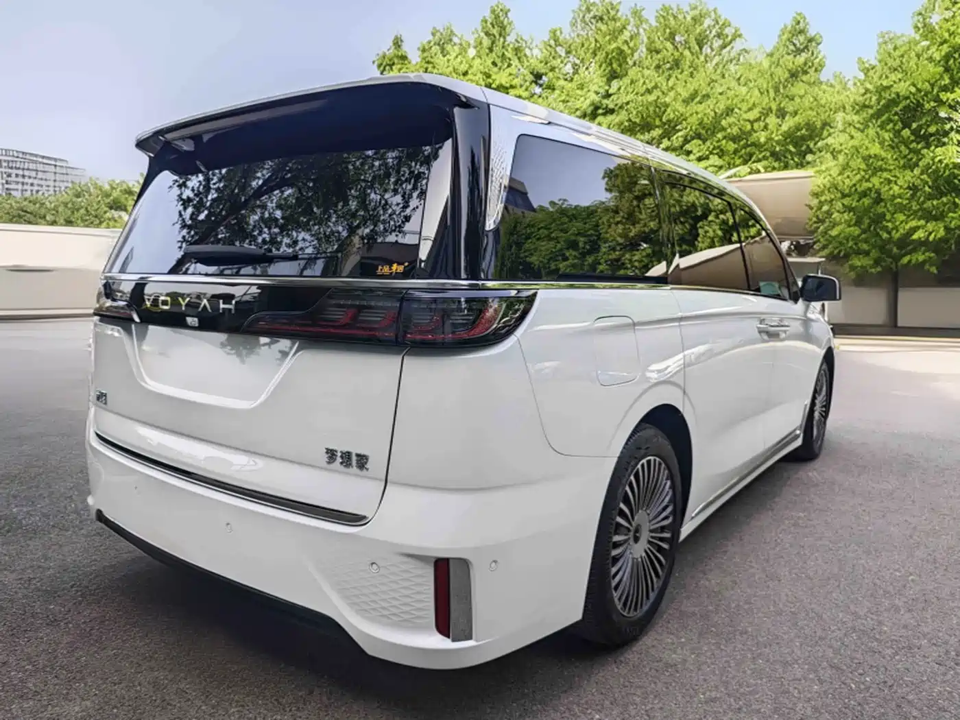 Voyah Auto Voyah Dreamer 2025 PHEV 4WD Kunpeng Premium Edition фото 17