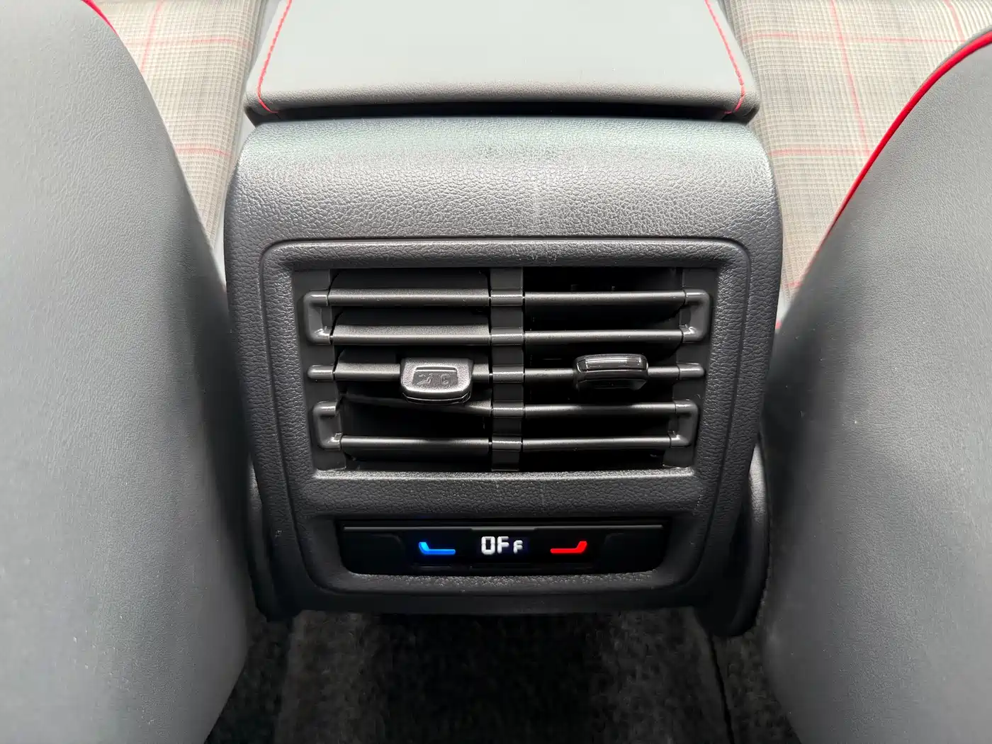 Volkswagen Golf GTI 2023 380TSI DSG GTI фото 27