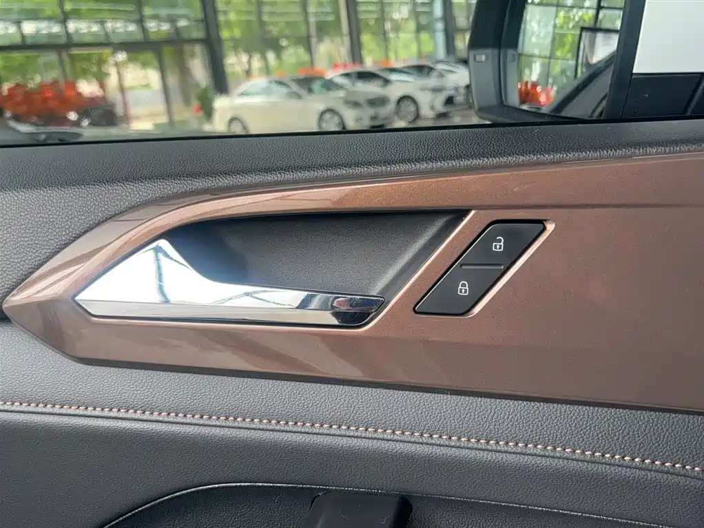 Volkswagen Tharu 2020 280TSI 2WD Luxury Edition China VI фото 13
