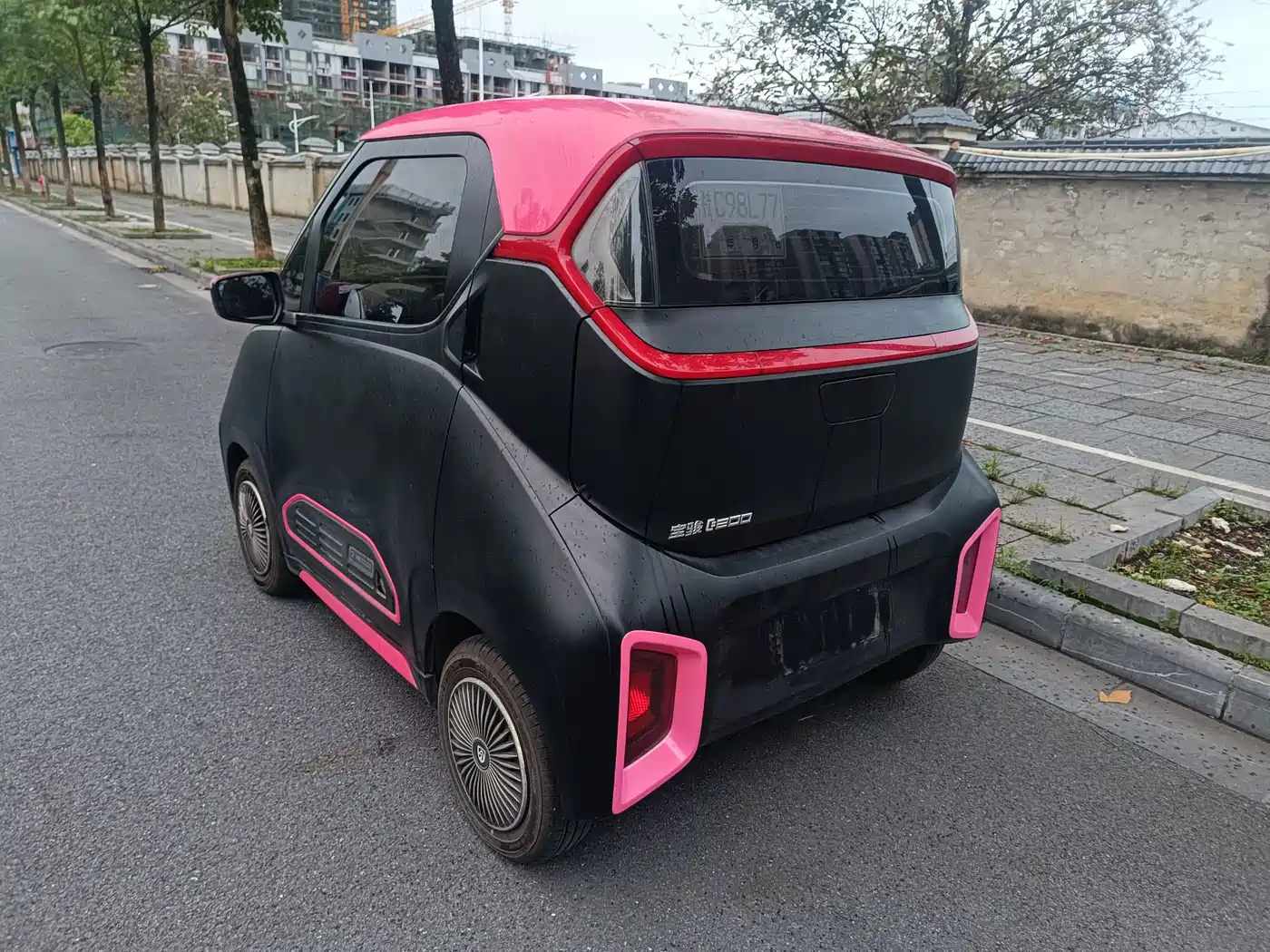 BAOJUN E200