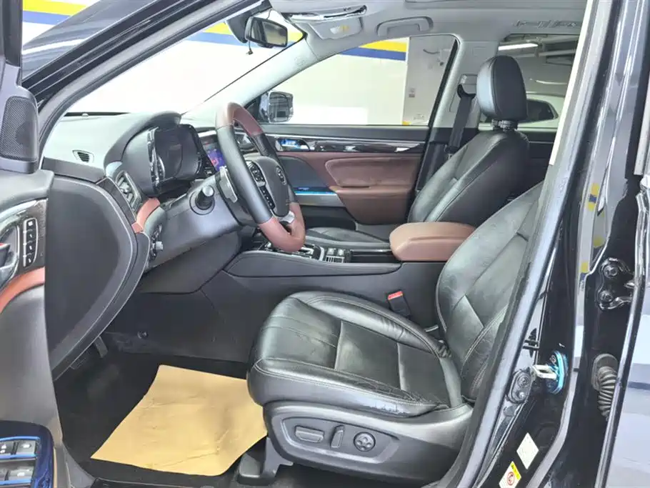 GAC Trumpchi Trumpchi GS8 2017 320T 2WD Luxury Smart Connect (7-seater) фото 9