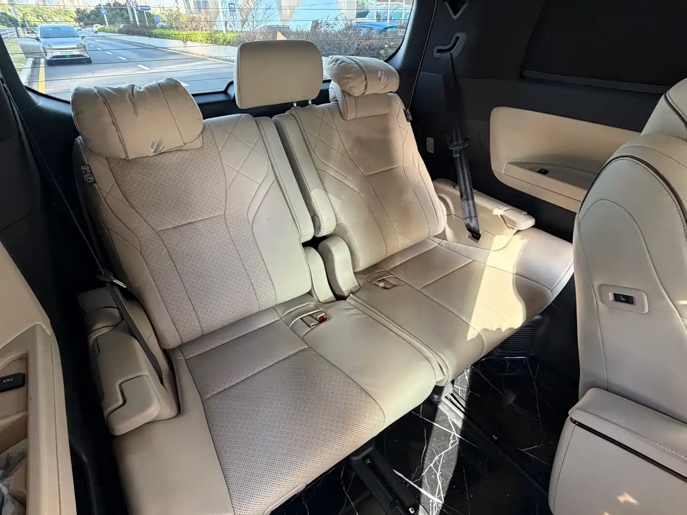 Toyota Alphard 2024 Hybrid 2.5L Ultimate Enjoyment Edition фото 10