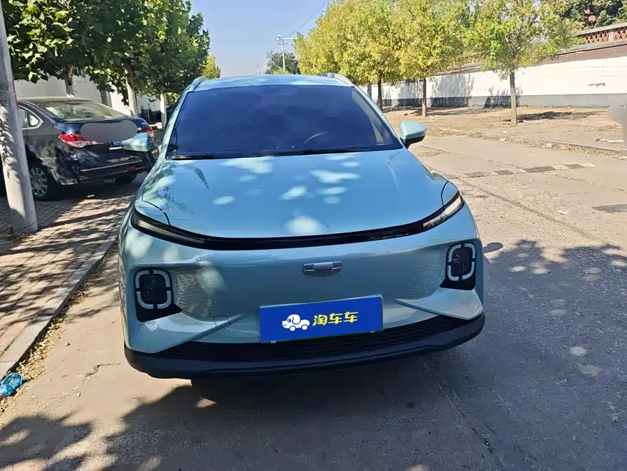 Фото 2 - Geely Geometry E Firefly