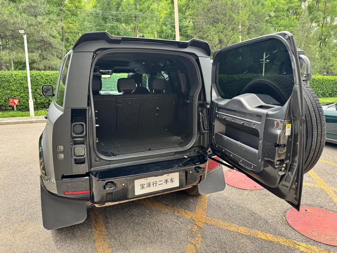 Land Rover Defender 2025 110 3.0T P400 X фото 6