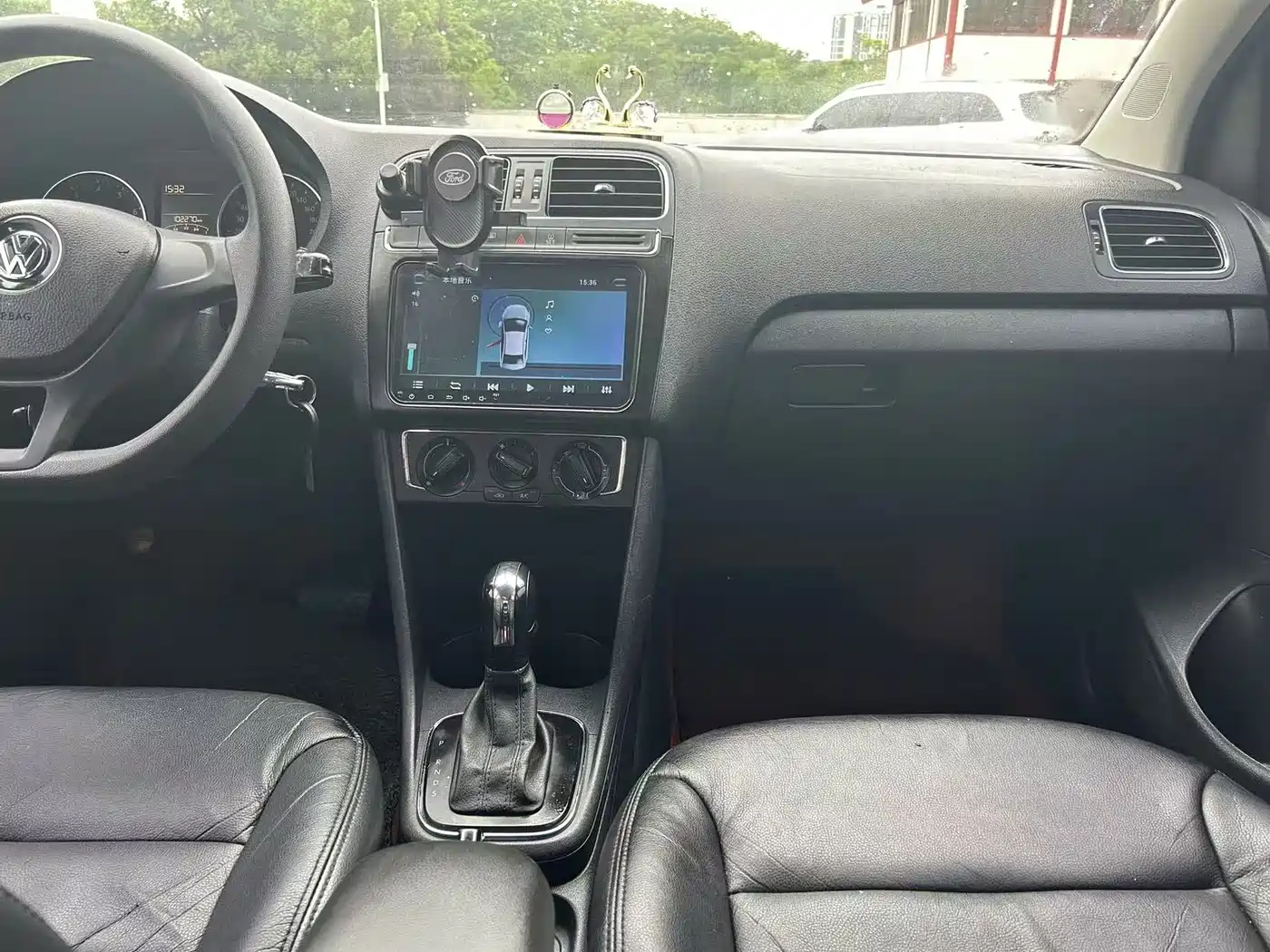 Volkswagen Polo 2014 1.6L Automatic Comfort Edition фото 7