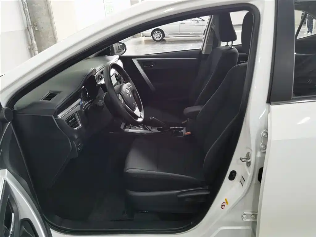Toyota Corolla 2017 Facelift 1.6L S-CVT GL фото 10