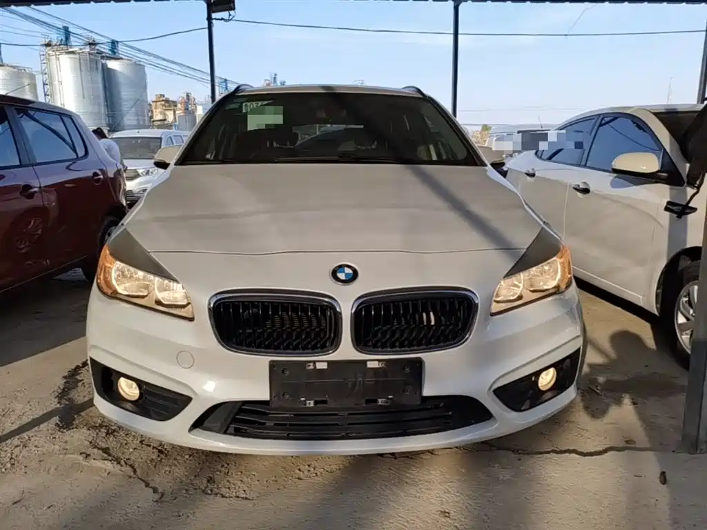 BMW 2 Series Touring 2016 218i Fashion Model фото 3