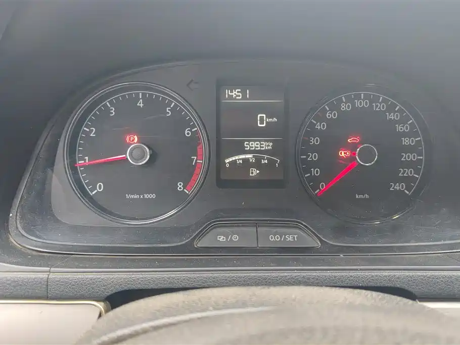 Volkswagen Lavida 2013 Facelift Classic 1.6L Manual Trend фото 14