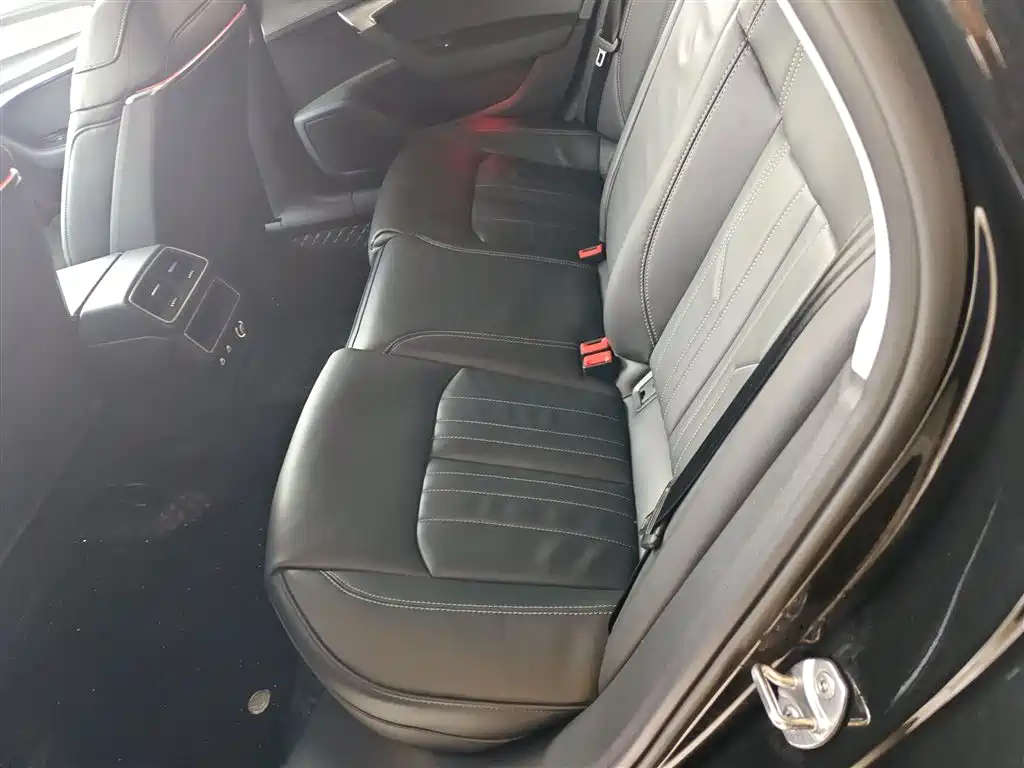Audi A6L 2024 40 TFSI Luxury Elegance фото 10