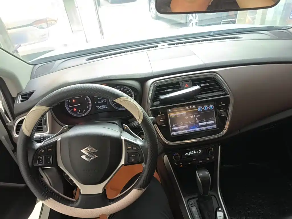 Suzuki Xiaotu 2017 2017 1.6L CVT 2WD Urban Progressive Edition