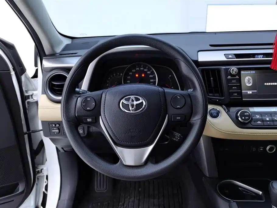 Toyota RAV4 Rongfang 2016 2.0L CVT 2WD Trend (China V) фото 15