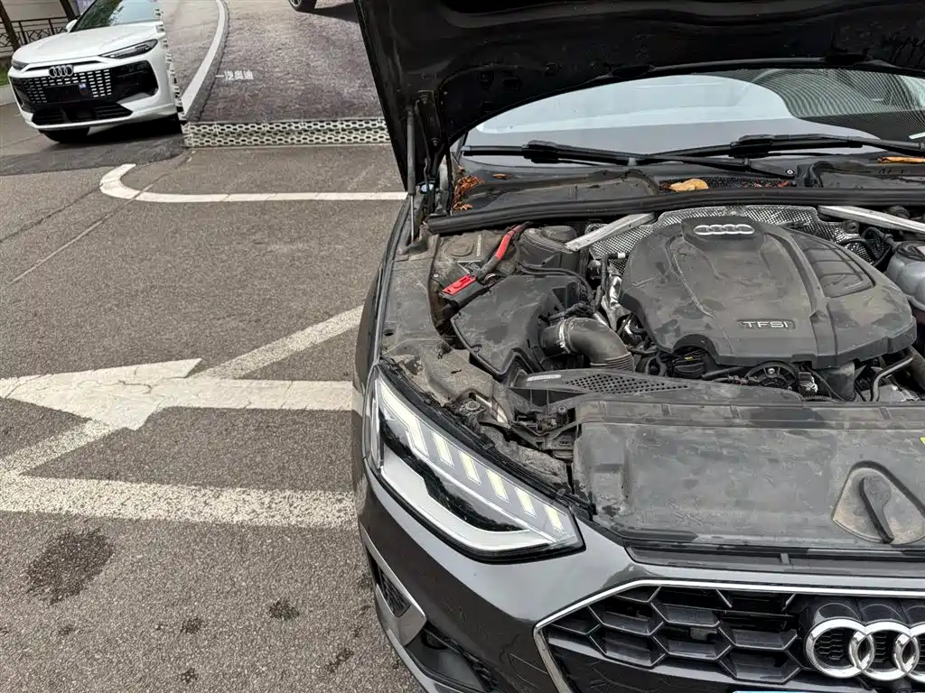 Фото 26 - Audi A4L