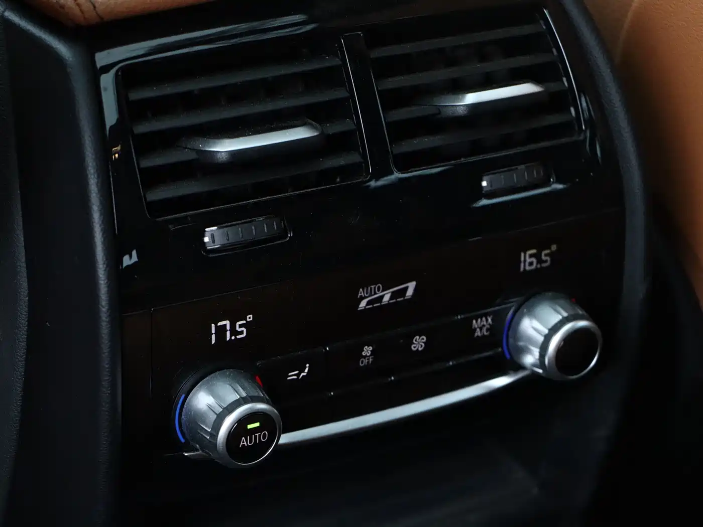 BMW 6 Series GT 2024 630i M Sport Ultimate Package фото 10