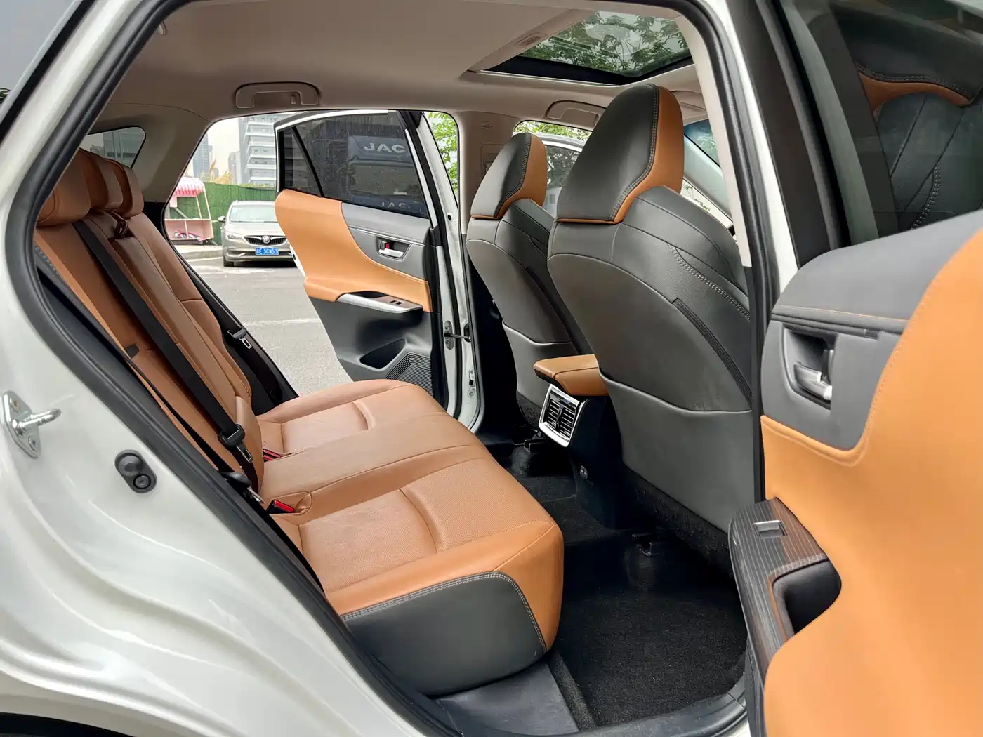 Toyota Venza 2022 2.0L CVT 2WD Premium фото 11