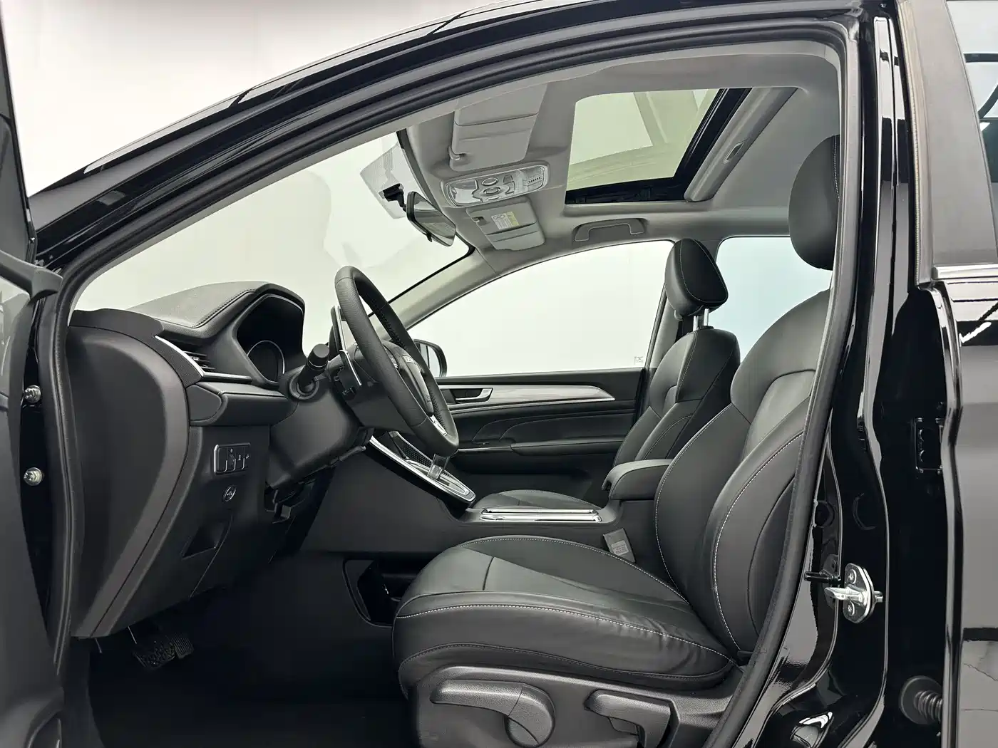 Haval M6 2023 PLUS 1.5T DCT Luxury Smart Connect фото 5