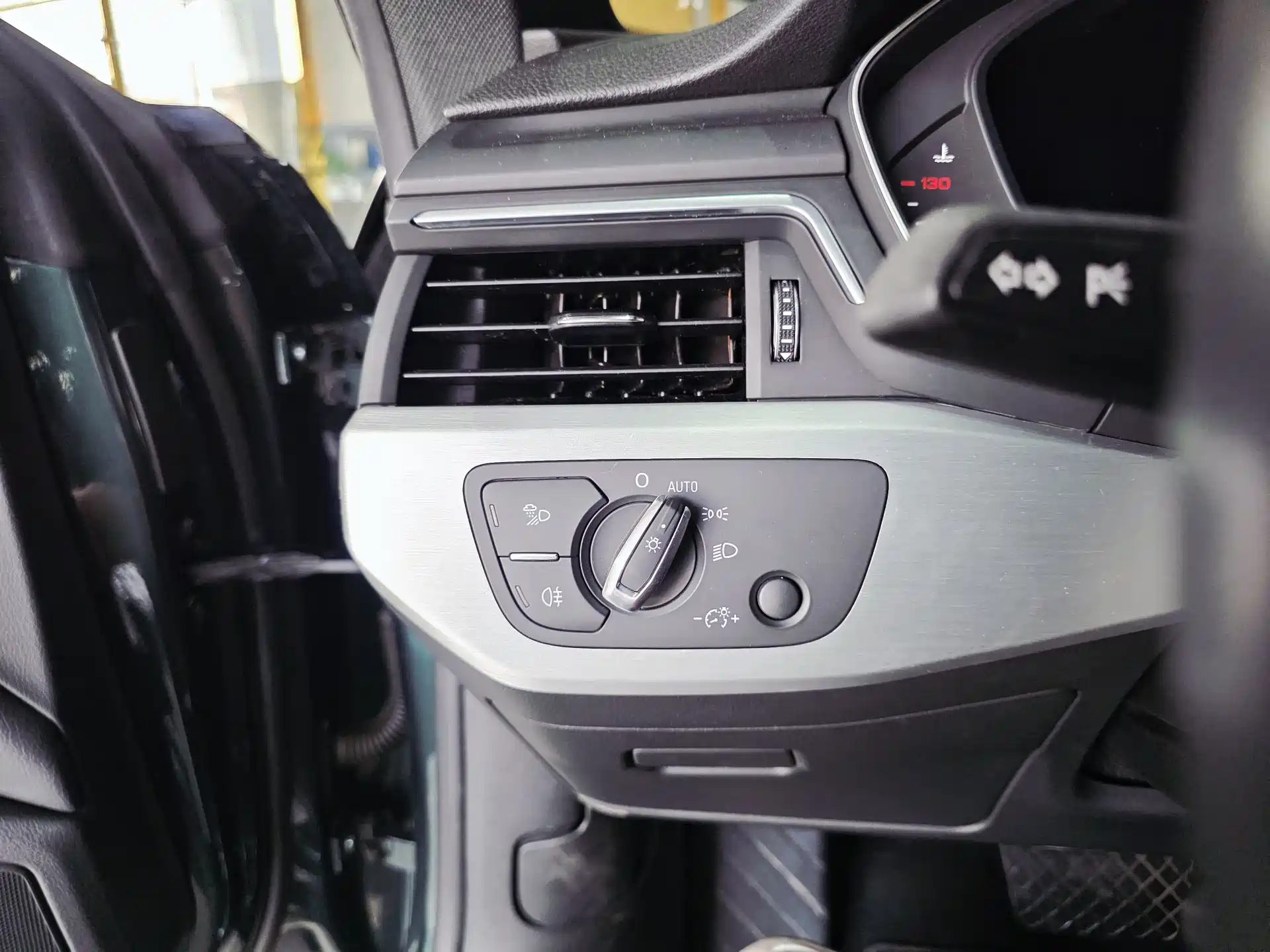 Photo 8 - Audi A5 (Import)