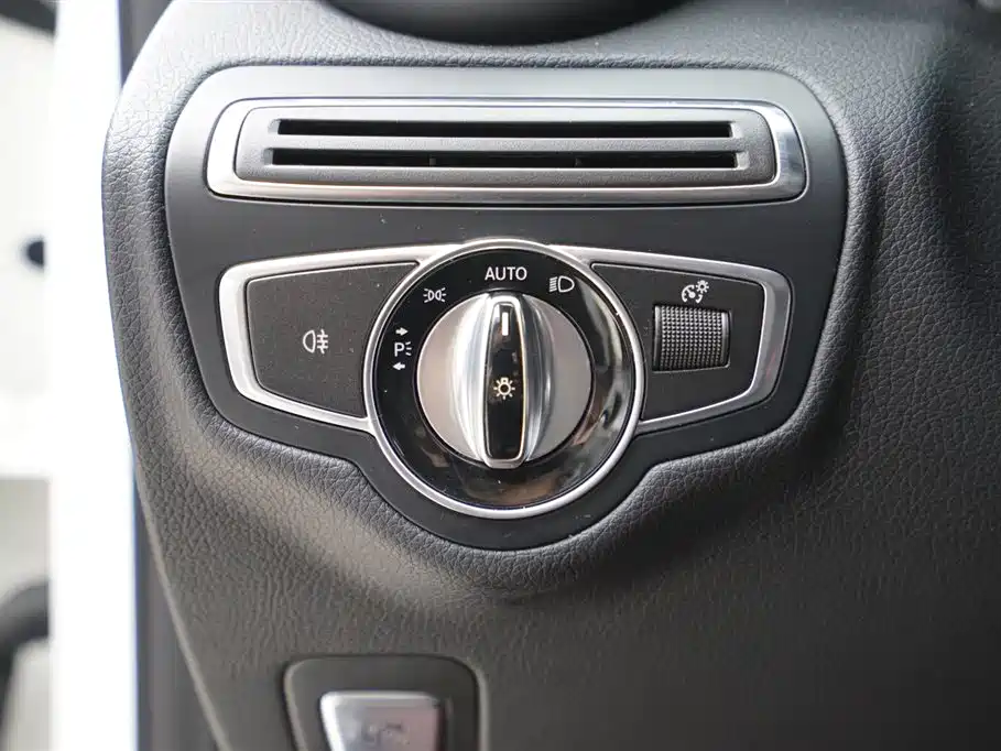 Mercedes-Benz GLC 2017 GLC 200 4MATIC фото 6