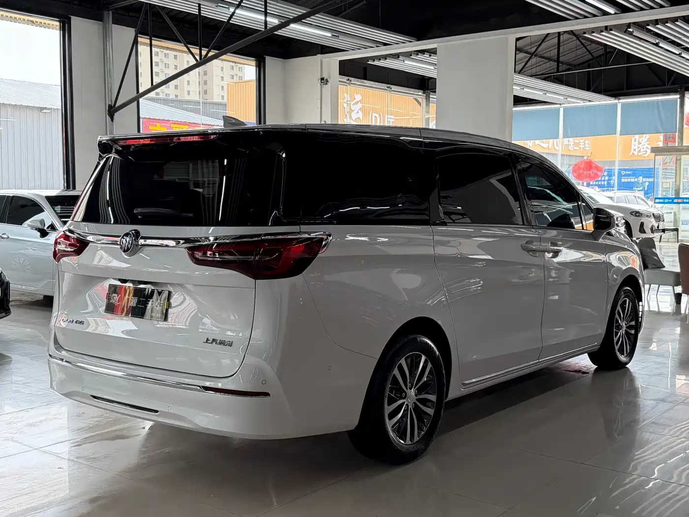 Buick GL8 2023 ES Landmaster Exclusive фото 4