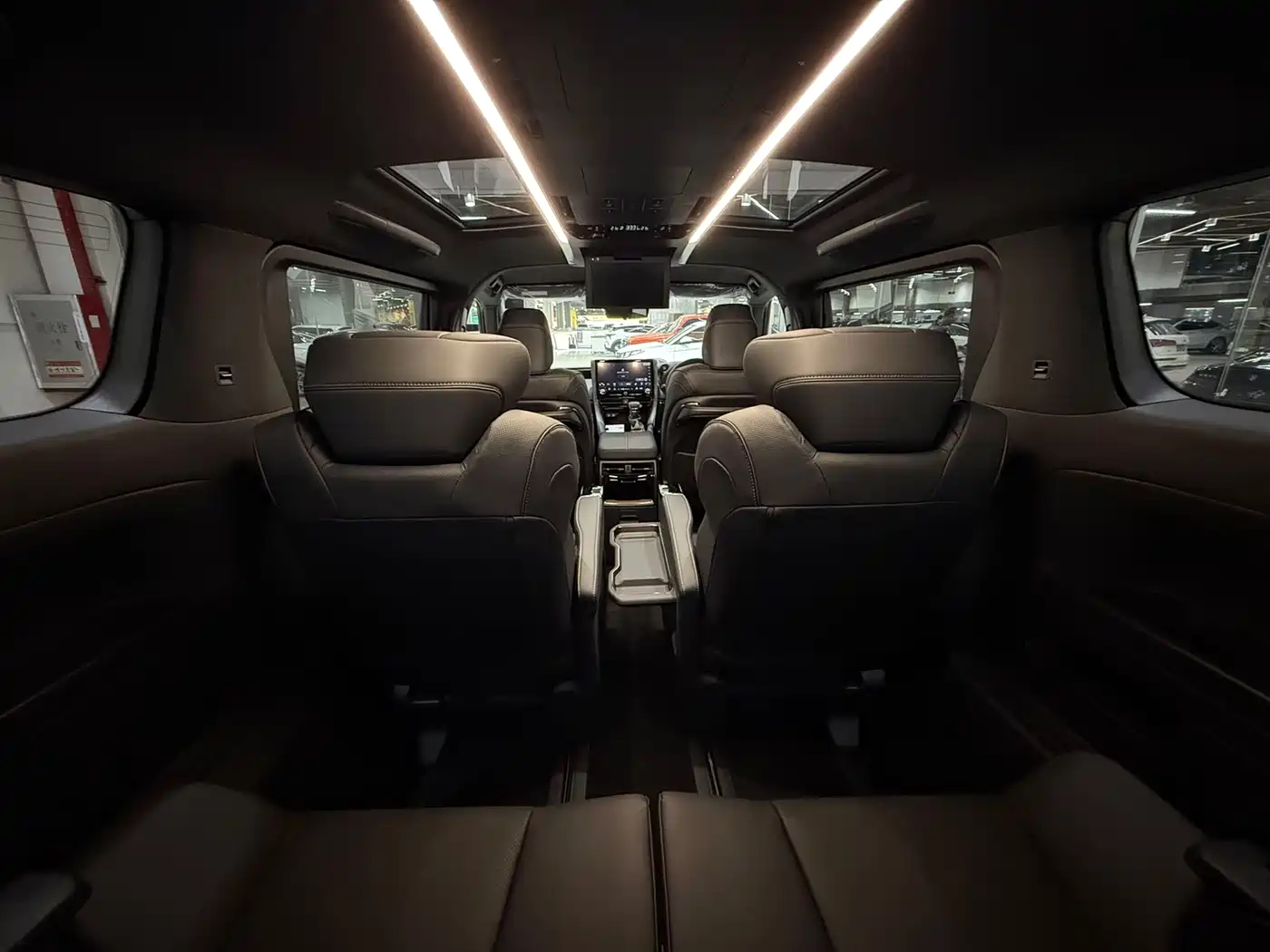 Toyota Alphard 2025 Hybrid 2.5L Prestige Gold Edition фото 11