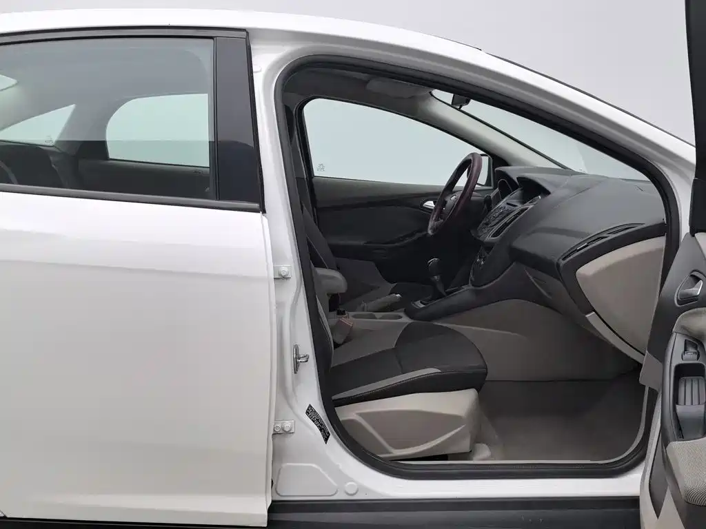 Фото 23 - Ford Focus