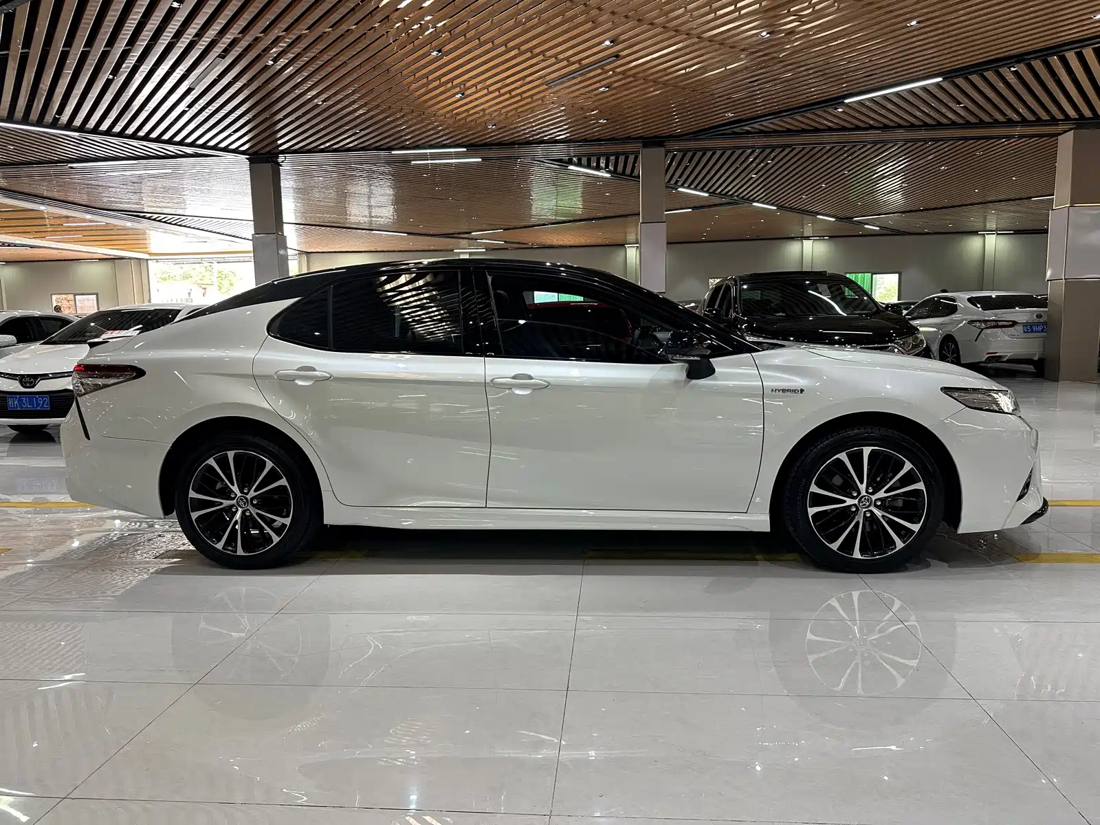 Photo 19 - Toyota Camry