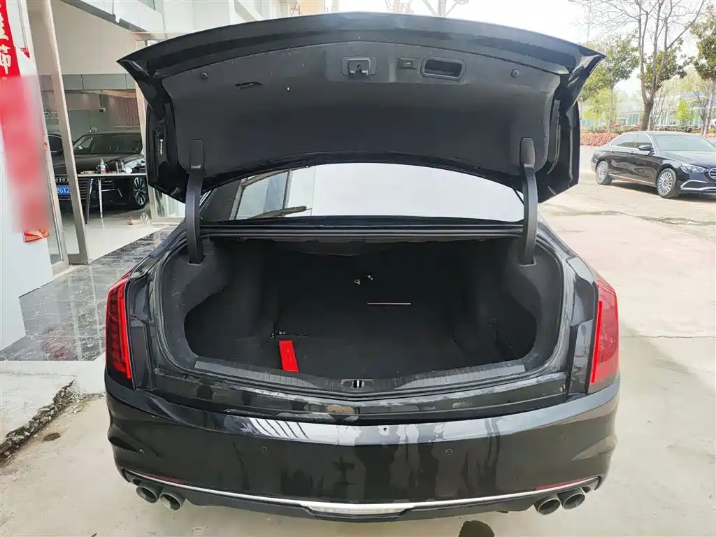 CADILLAC CT6
