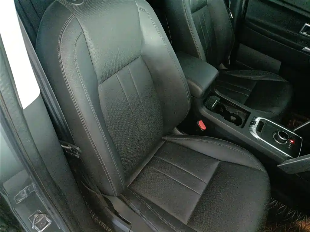 Land Rover Discovery Sport 2019 240PS SE Edition China VI фото 21