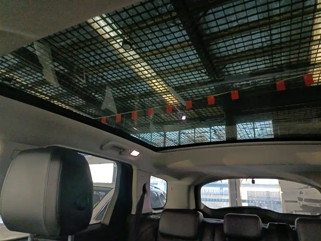 Land Rover Discovery Sport 2019 240PS SE Edition China VI фото 15