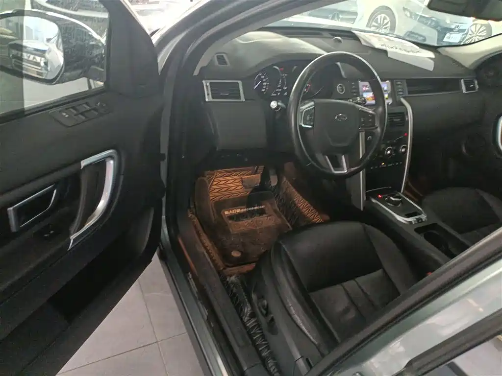 Land Rover Discovery Sport 2019 240PS SE Edition China VI фото 13
