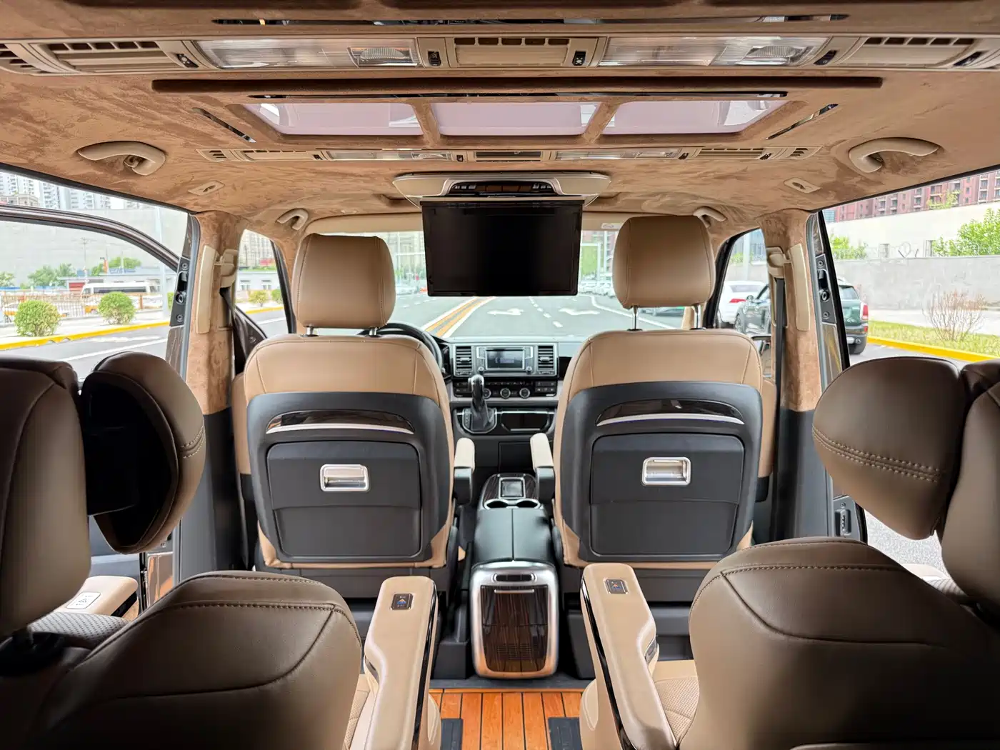 Volkswagen Multivan 2016 2.0TSI 4WD Prestige 7-Seater фото 13