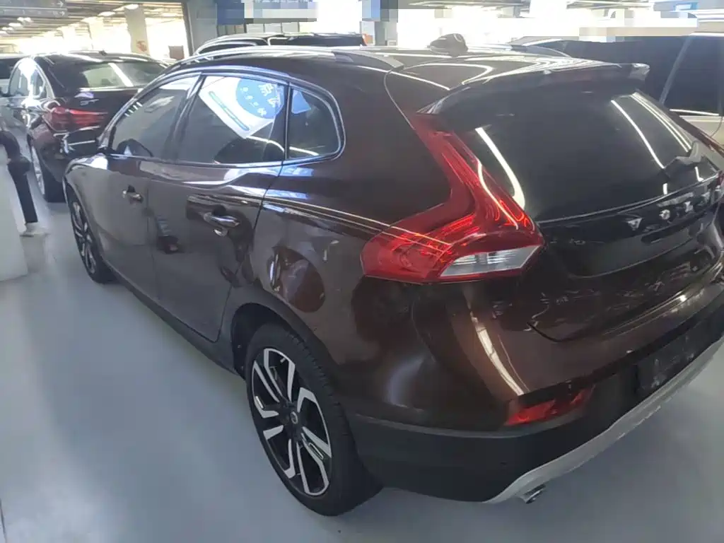 Volvo V40 2018 2017 Cross Country T3 Inscription