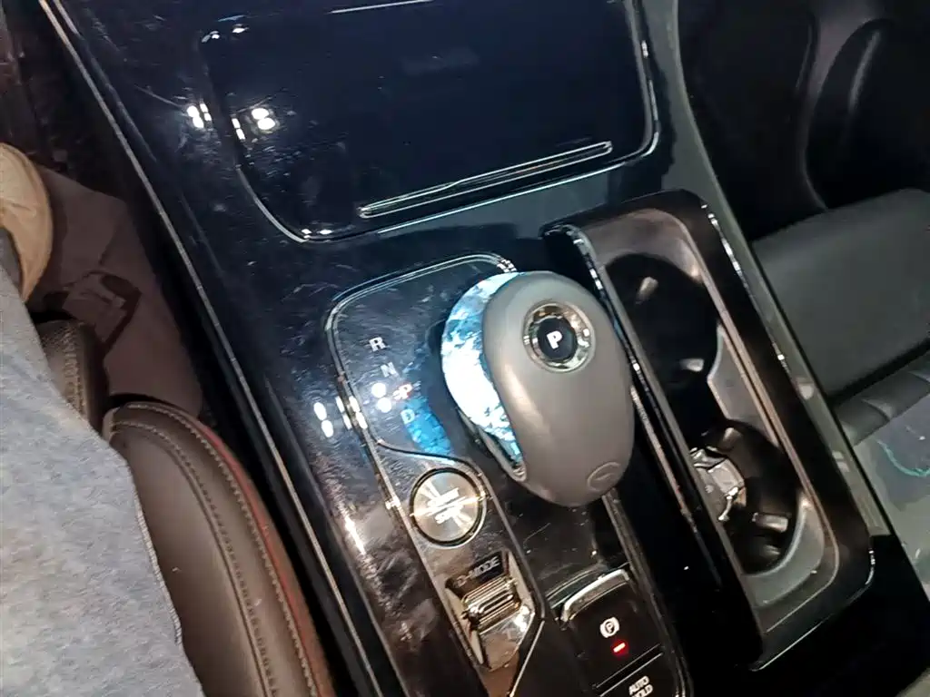 GAC Trumpchi Trumpchi M8 2024 Patriarch Series 400T Ultimate Edition фото 14