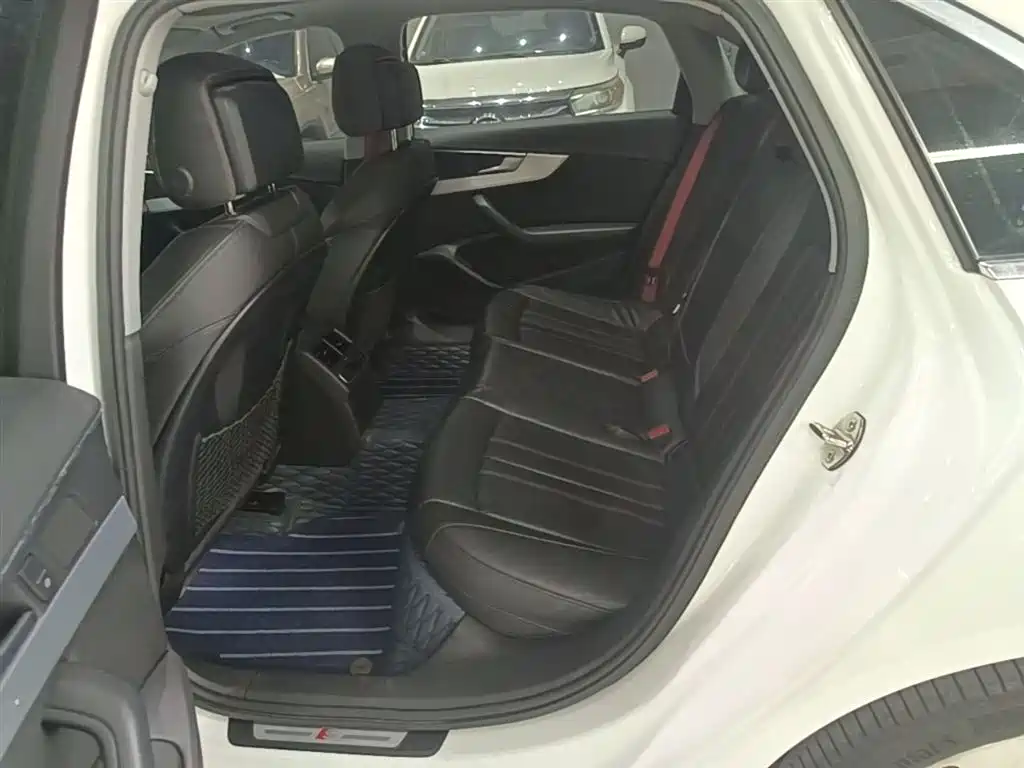 Audi A4L 2017 45 TFSI quattro Special Edition фото 17