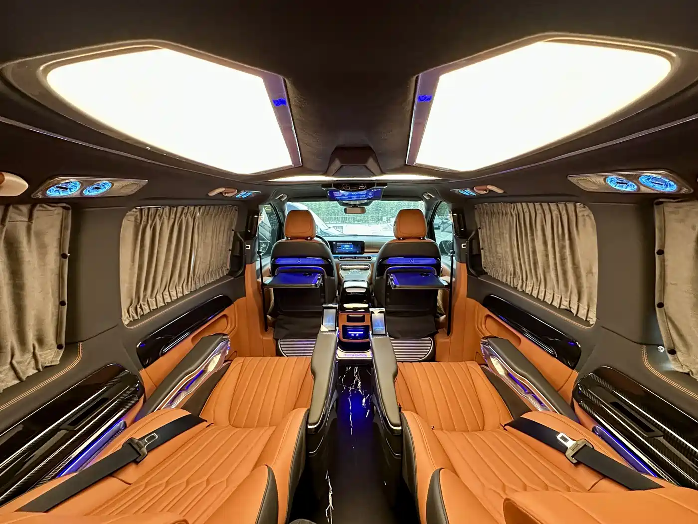 Mercedes-Benz Vito 2024 2.0T Business 7-Seater фото 19