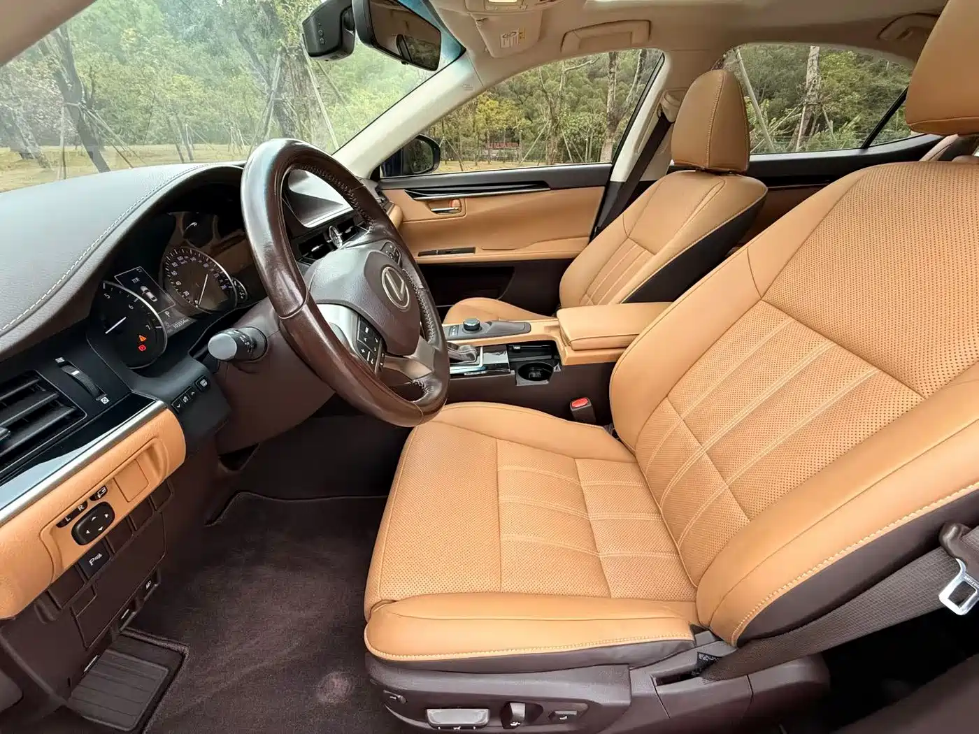 Lexus ES 2015 200 Elite Edition фото 4