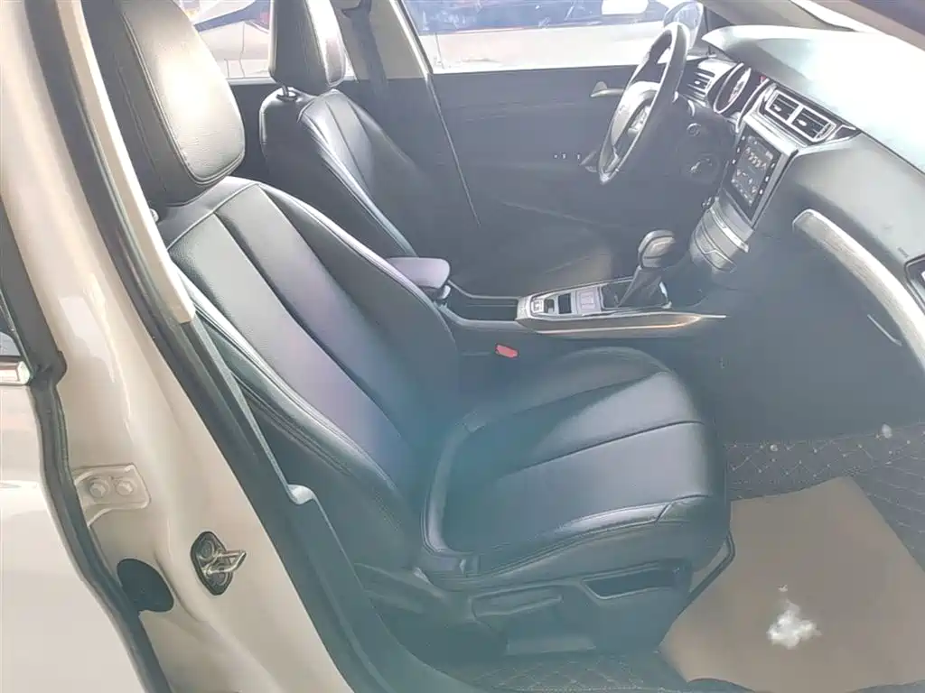 Peugeot 408 2018 350THP Automatic Luxury Edition фото 25