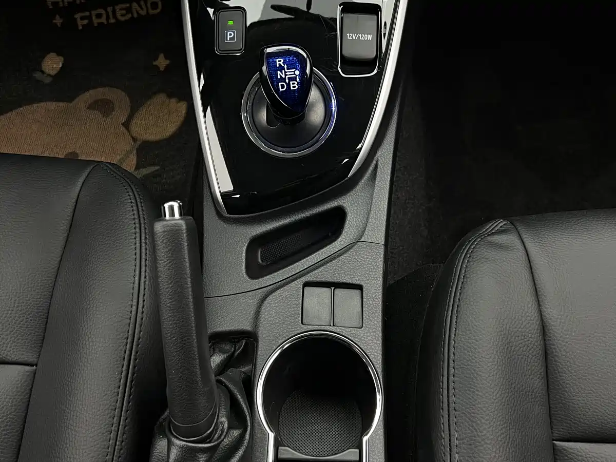 Toyota Corolla 2018 Hybrid 1.8L E-CVT Smart Edition фото 12
