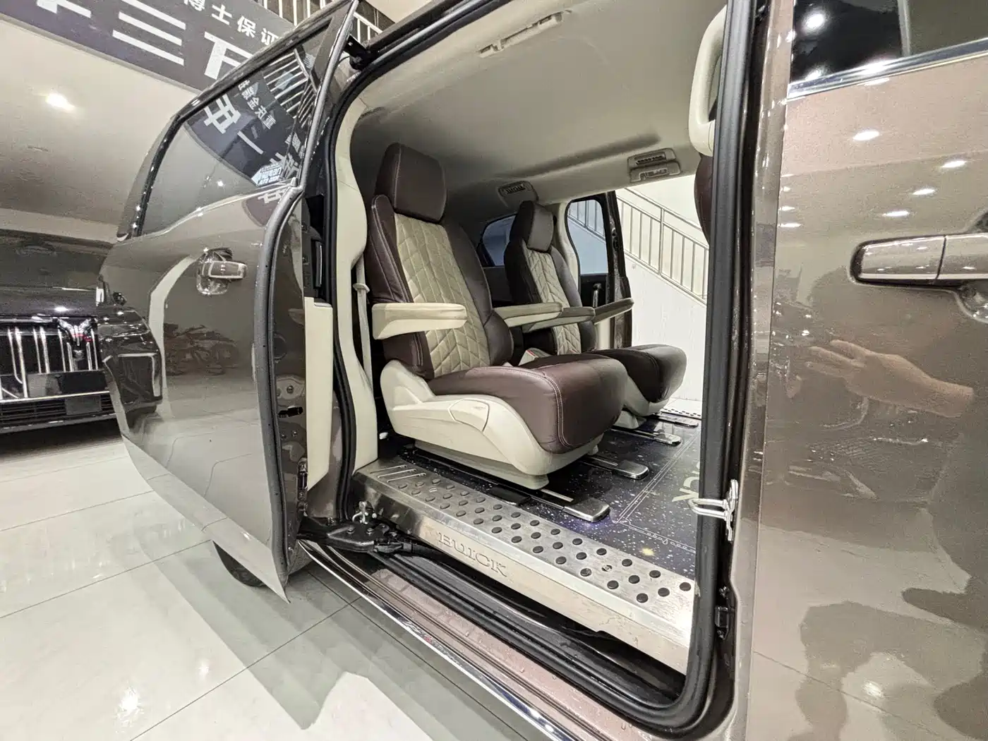 Buick GL8 2023 Model Land Business Class Comfort фото 18