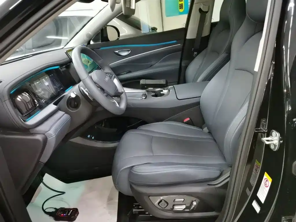 BYD Hai Shi 07 DM-i 2025 150 Pilot+ Edition фото 15