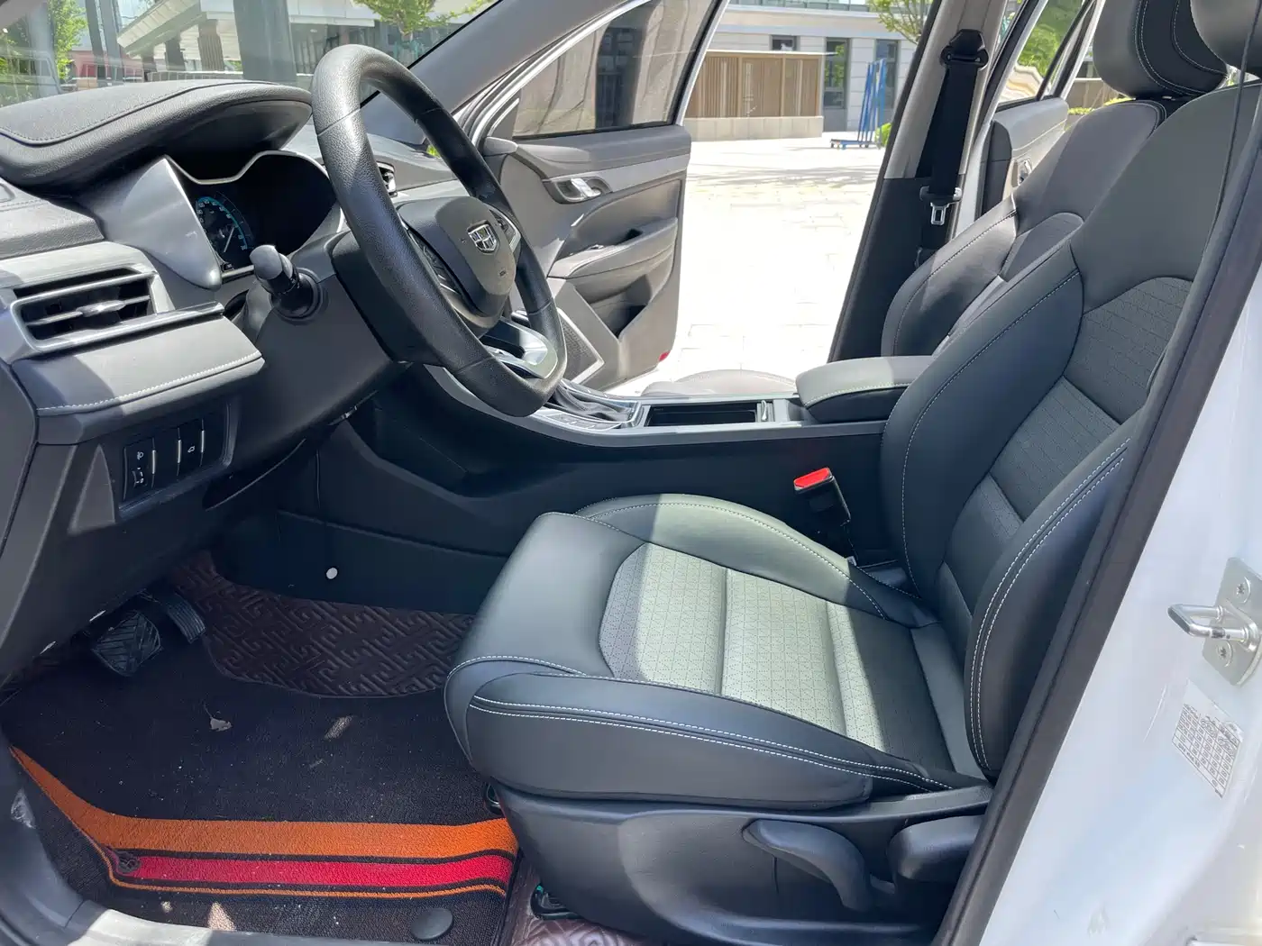 Фото 6 - Geely Emgrand