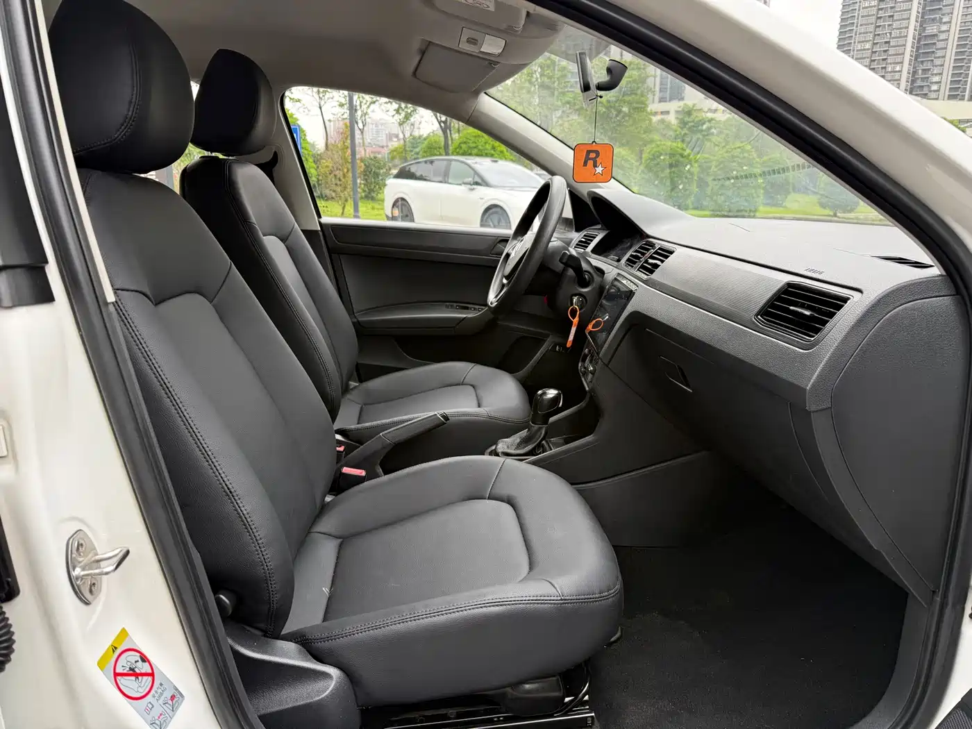 Volkswagen Santana 2016 1.6L Automatic Trend Edition фото 14