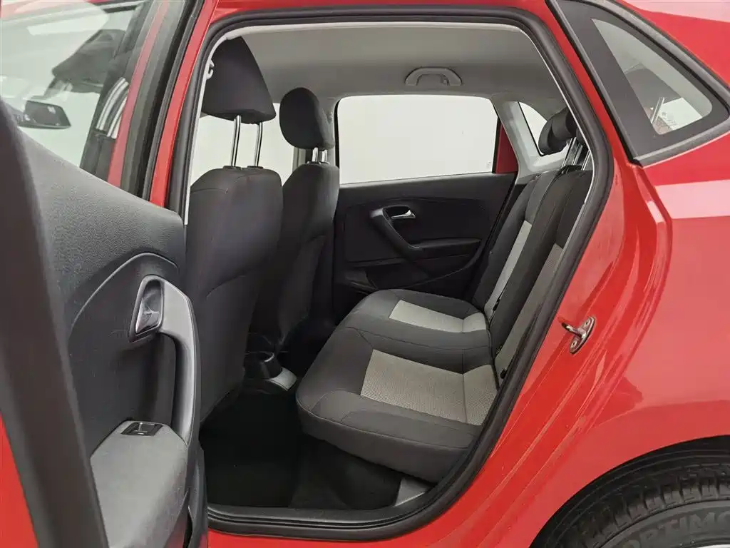 Volkswagen Polo 2016 1.4L Manual Trend фото 15