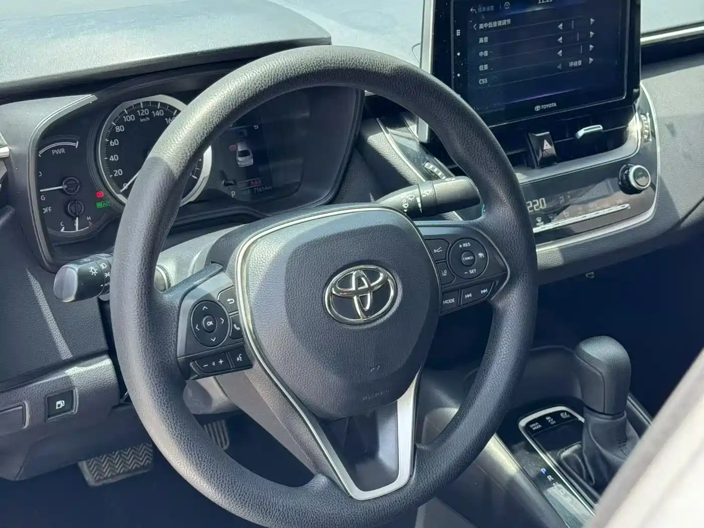 Toyota Corolla 2019 Hybrid 1.8L E-CVT GL-i Elite Edition фото 5