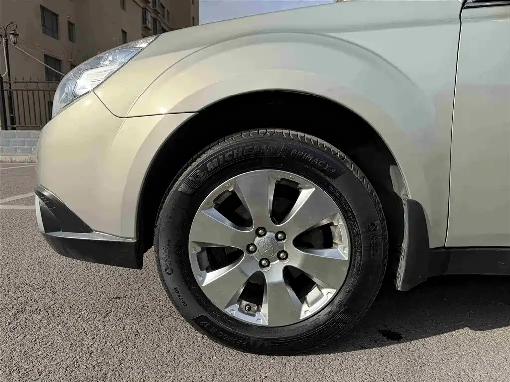 Subaru Outback 2010 2.5i Luxury Navigation фото 14